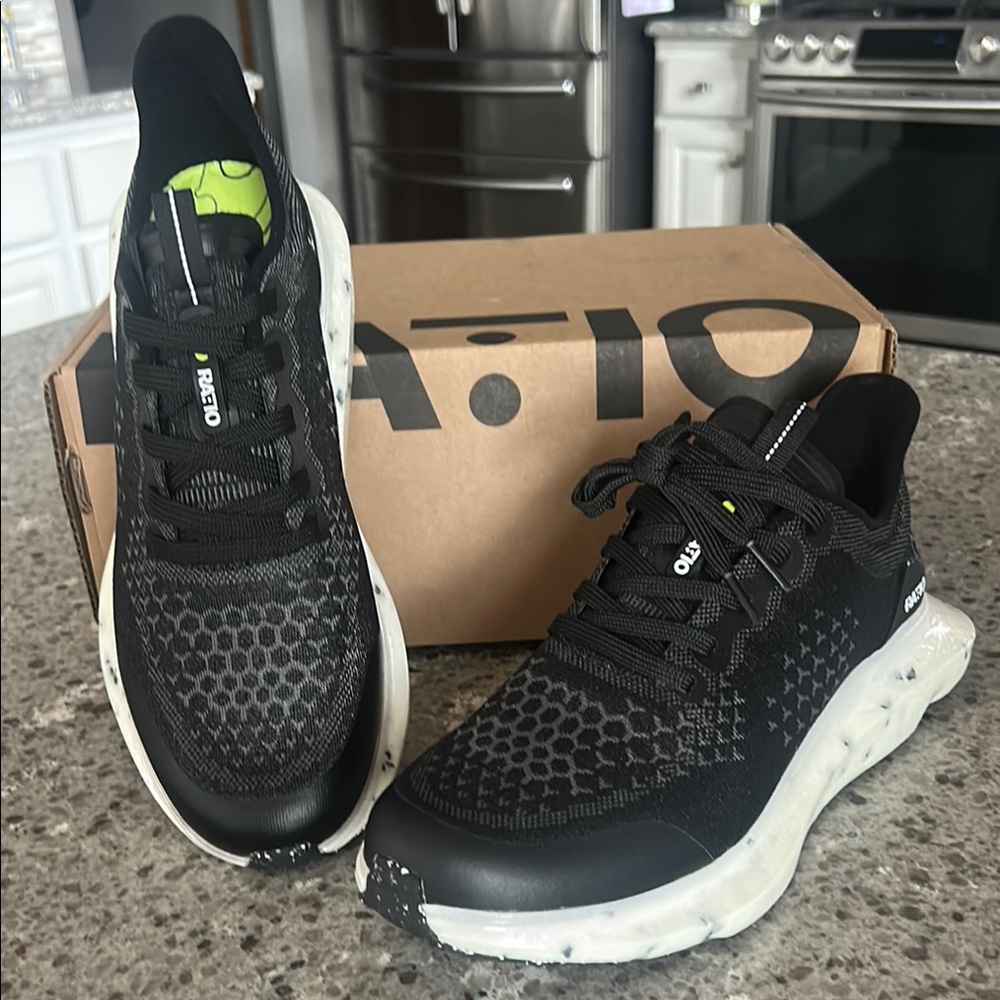 RATIO, Camino:01, Women’s Running Shoes, Size 8.5, Black, NIB